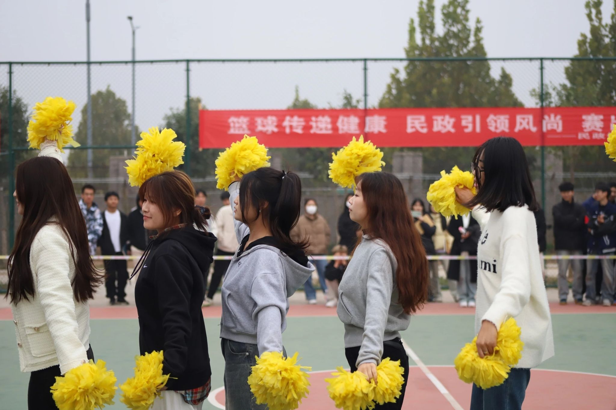 包含青少年“拼搏青春”公益篮球直播在全国火热展开，弘扬正能量的词条