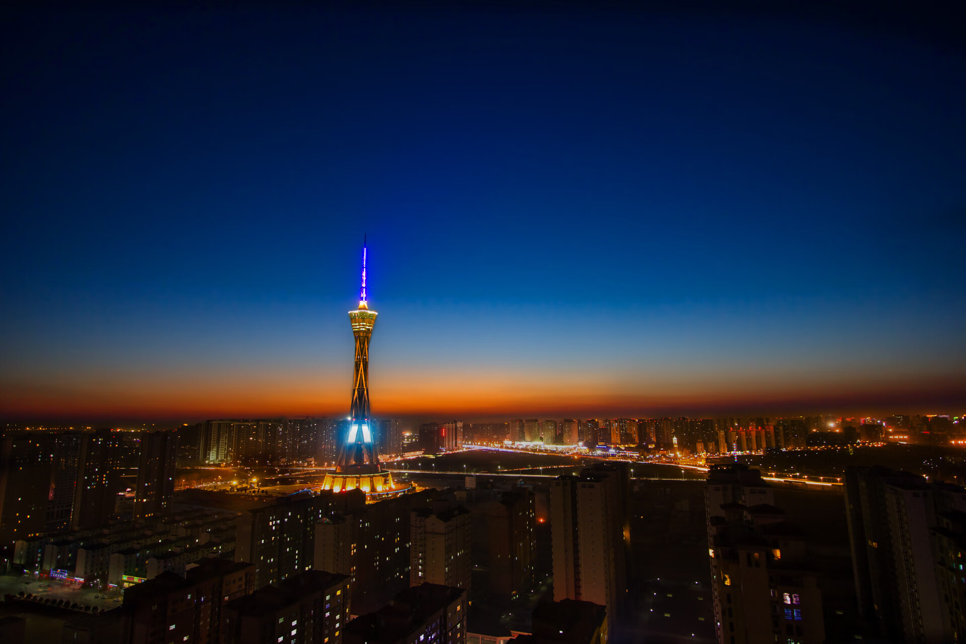 全明星票选首轮公布，库里继续领跑后场票数，全明星赛库里得分