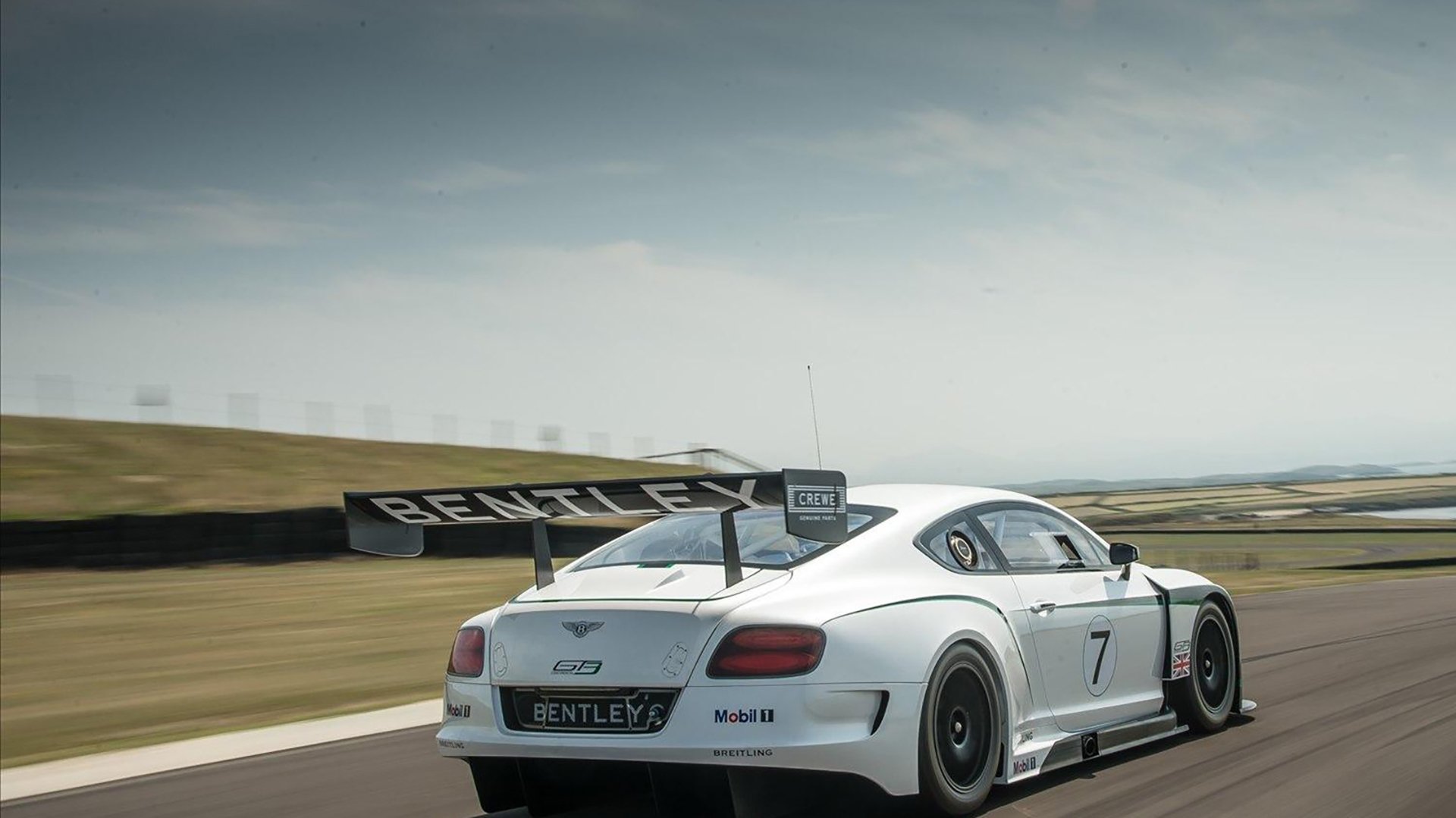 上海海港锋线搭档表现亮眼，上海海港阵型