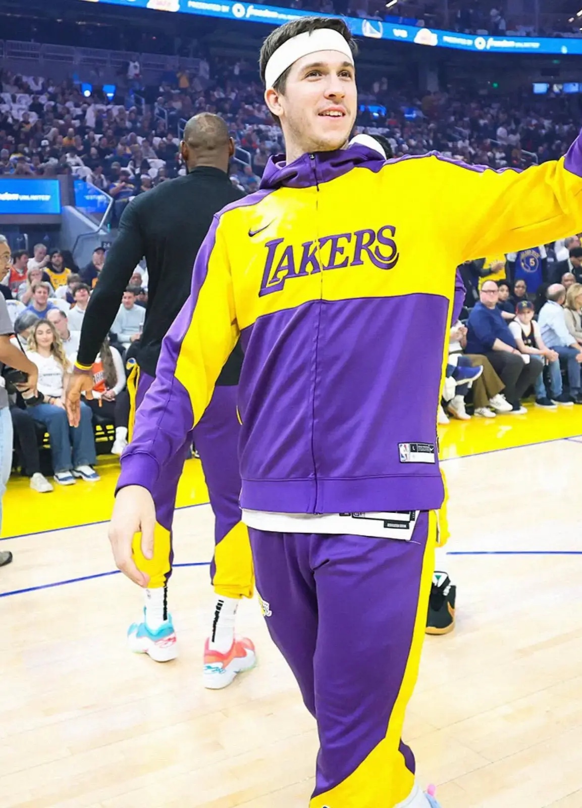 关于开云体育：湖人队新赛季：克里斯蒂表示将提升防守积极性的信息