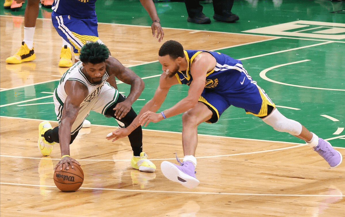 开云体育：凯尔特人队防守核心：斯玛特能否在新球队延续铁血防守？的简单介绍