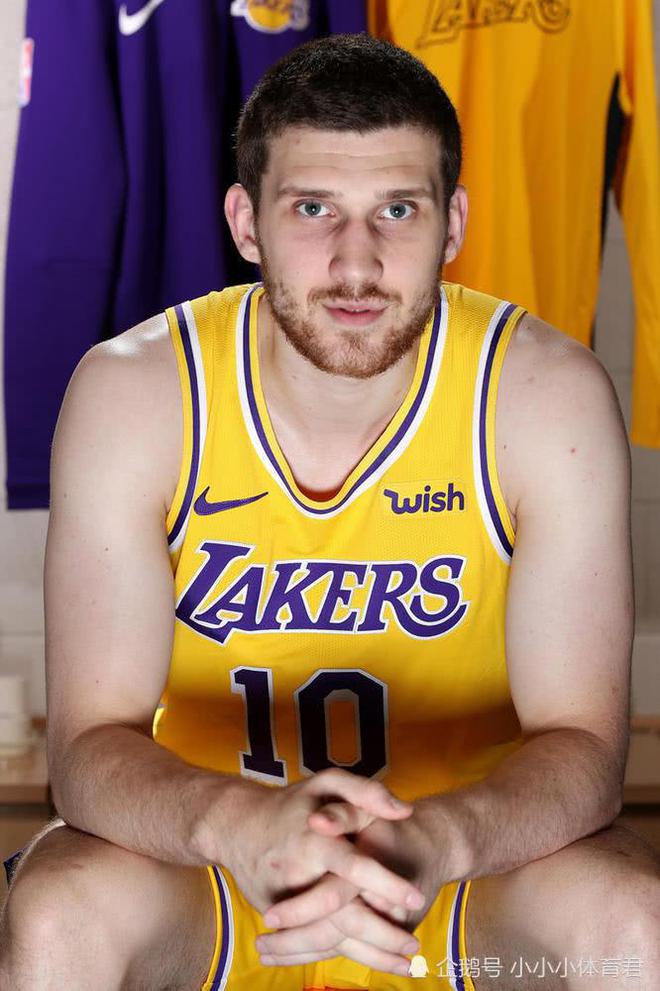 开云体育：凯尔特人队季前赛：米哈伊柳克展现投射能力，争夺轮换位置的简单介绍